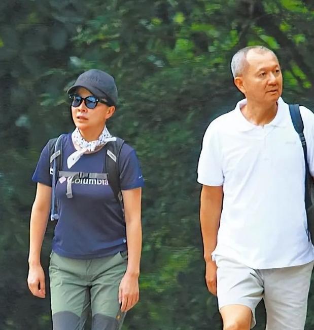 干哪来了?官方:湖人放弃詹姆斯、霍华德、安东尼等13人的自由球员权